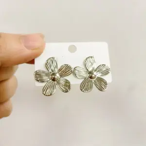 Steel Color Earrings 097 / 18k