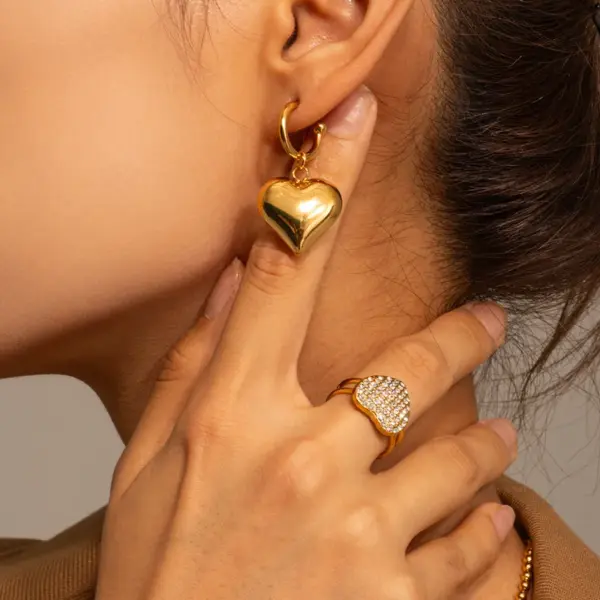 Wholesale 304 Stainless Steel Heart Shape PVD Coated 18K Gold Plated IG Style Simple Style Plating Gold Drop Earrings