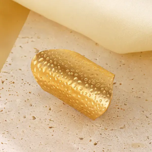 PVD Coated 18K Gold Plated Solid Color 304 Stainless Steel Simple Style Waterproof Non Tarnish Rings