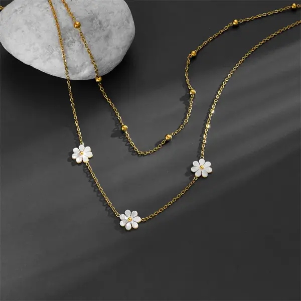 Wholesale PVD Coated Real Gold Plated 18K Gold Flower Titanium Steel Sweet Pastoral Waterproof Non Tarnish Titanium Steel Layered Necklaces