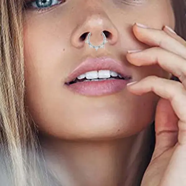 Wholesale 1 Piece Nose Rings & Studs Elegant Simple Style Water Droplets Pure Titanium Alloy Zircon Vacuum Plating 14K Gold Plated White Ear Cartilage