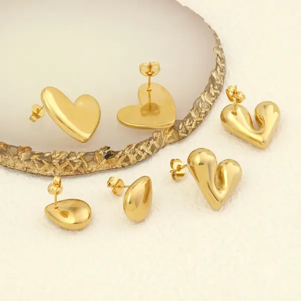 Wholesale PVD Coated 18K Gold Plated Water Droplets Heart Shape Stainless Steel Casual Sweet Waterproof Non Tarnish Ear Studs