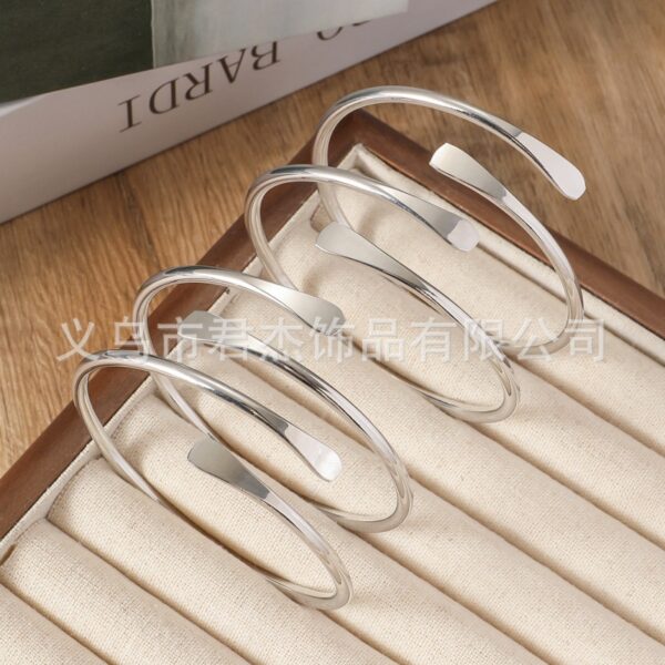 Wholesale Punk style exaggerated arm bracelet hollow bracelet for women