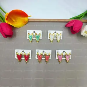 Long Heart-Shaped Oil Drop Earrings Random Color / 18k
