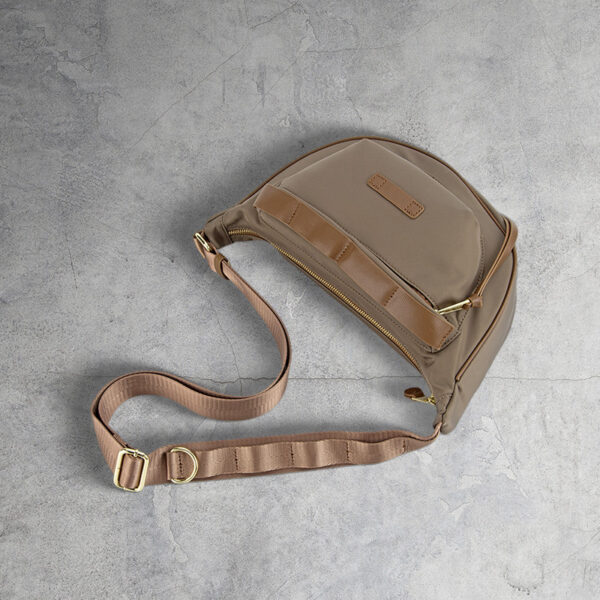 Wholesale Waterproof Oxford cloth small shoulder bag with large capacity for commuting