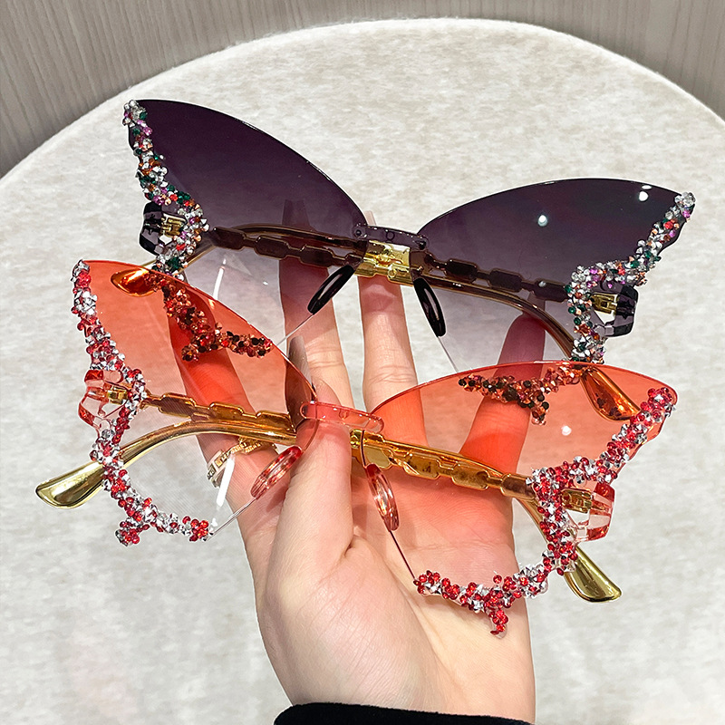 Wholesale Cross-border New Diamond Butterfly Shape Sunglasses Women's Fashion Personalized Exaerated Frameless Sunglasses European and American Intern