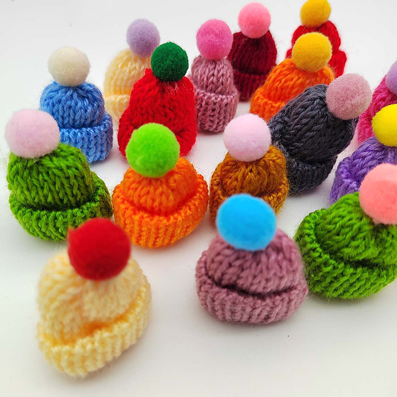 Wholesale Wool Hat Aessories Decorative Knitted Clothing Aessories DIY Mini Jewelry Toys Cartoon Decorative Finger Hat