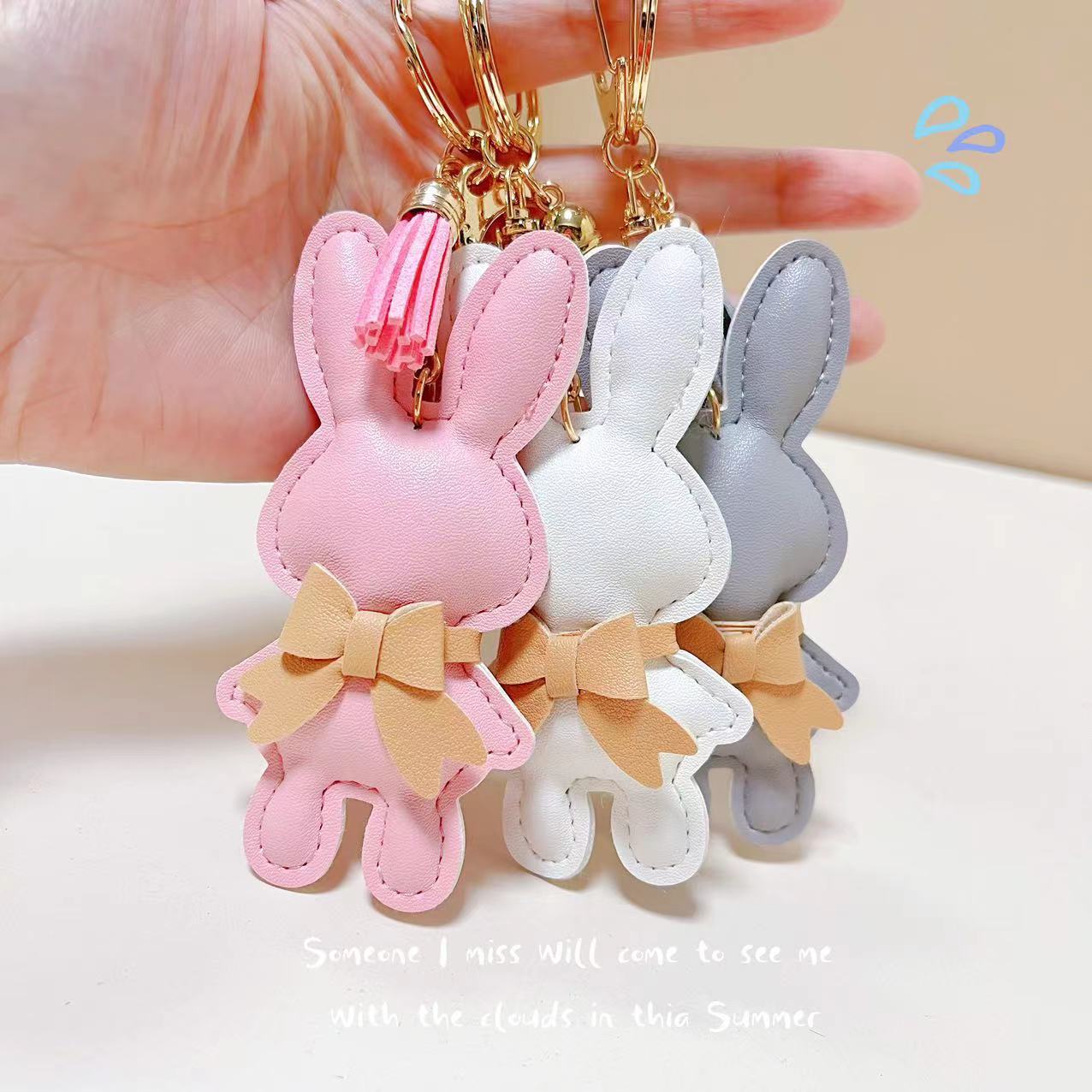 Wholesale Foreign trade leather rabbit key chain cute girl heart bag pendant exquisite mobile phone shell patch gift