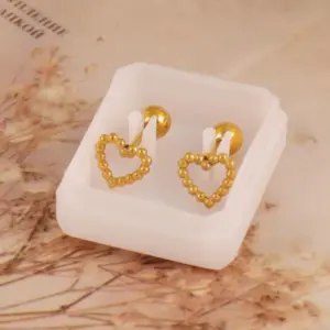Gold / Average Size / Style 18