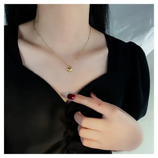 Wholesale PVD Coated Real Gold Plated 18K Gold Heart Shape 304 Stainless Steel Elegant Streetwear Waterproof Non Tarnish 304 Stainless Steel Pendant Necklace
