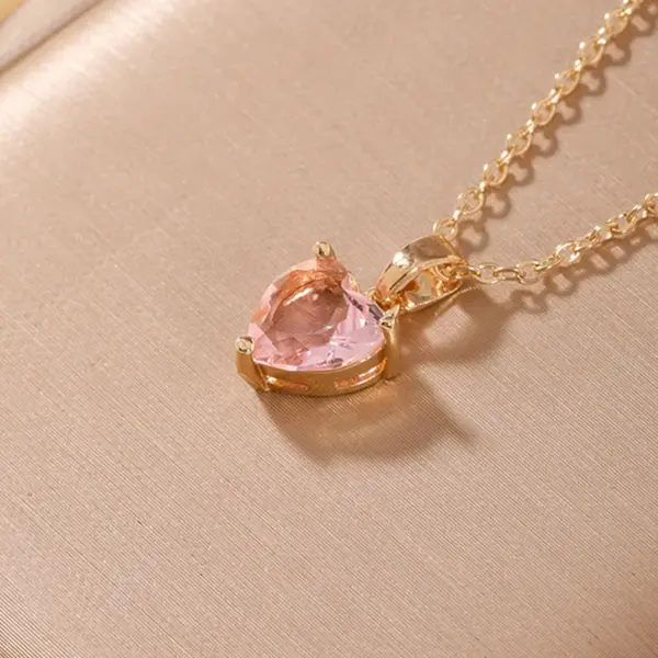 Wholesale Elegant Simple Style Heart Shape 304 Stainless Steel Copper Plating Inlay Gold Plated Zircon Pendant Necklace