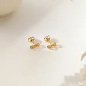 【XKE3008】Number 8 Earrings / Gold