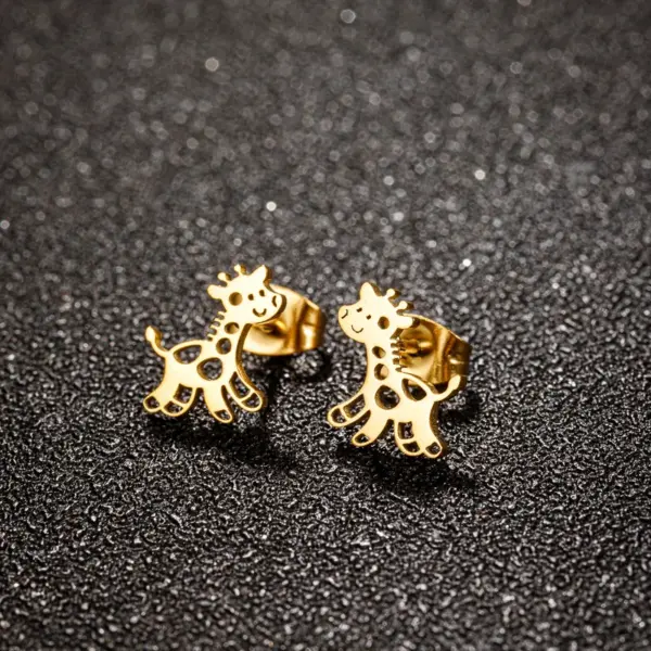 Wholesale PVD Coated 18K Gold Real Gold Plated Giraffe 304 Stainless Steel Cute Waterproof Non Tarnish Ear Studs