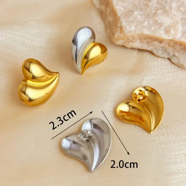 Wholesale PVD Coated Real Gold Plated 18K Gold Heart Shape 304 Stainless Steel IG Style Simple Style Waterproof Non Tarnish Ear Studs