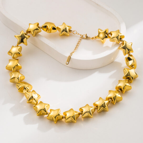 Wholesale European and American French Niche Stylish Exaggerated Necklace Female Heart Star Beaded Clavicle Chain Stereo Creative Fashion Necklace