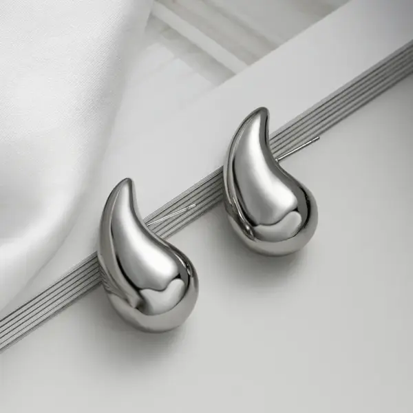 oly-69be3f6459a66ed5019070dadaaee01d Wholesale 1 Pair Simple Style Commute Geometric Plating Copper 18k Gold Plated Ear Studs