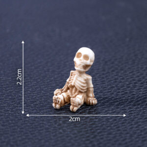 14# Seated Skull / Halloween items