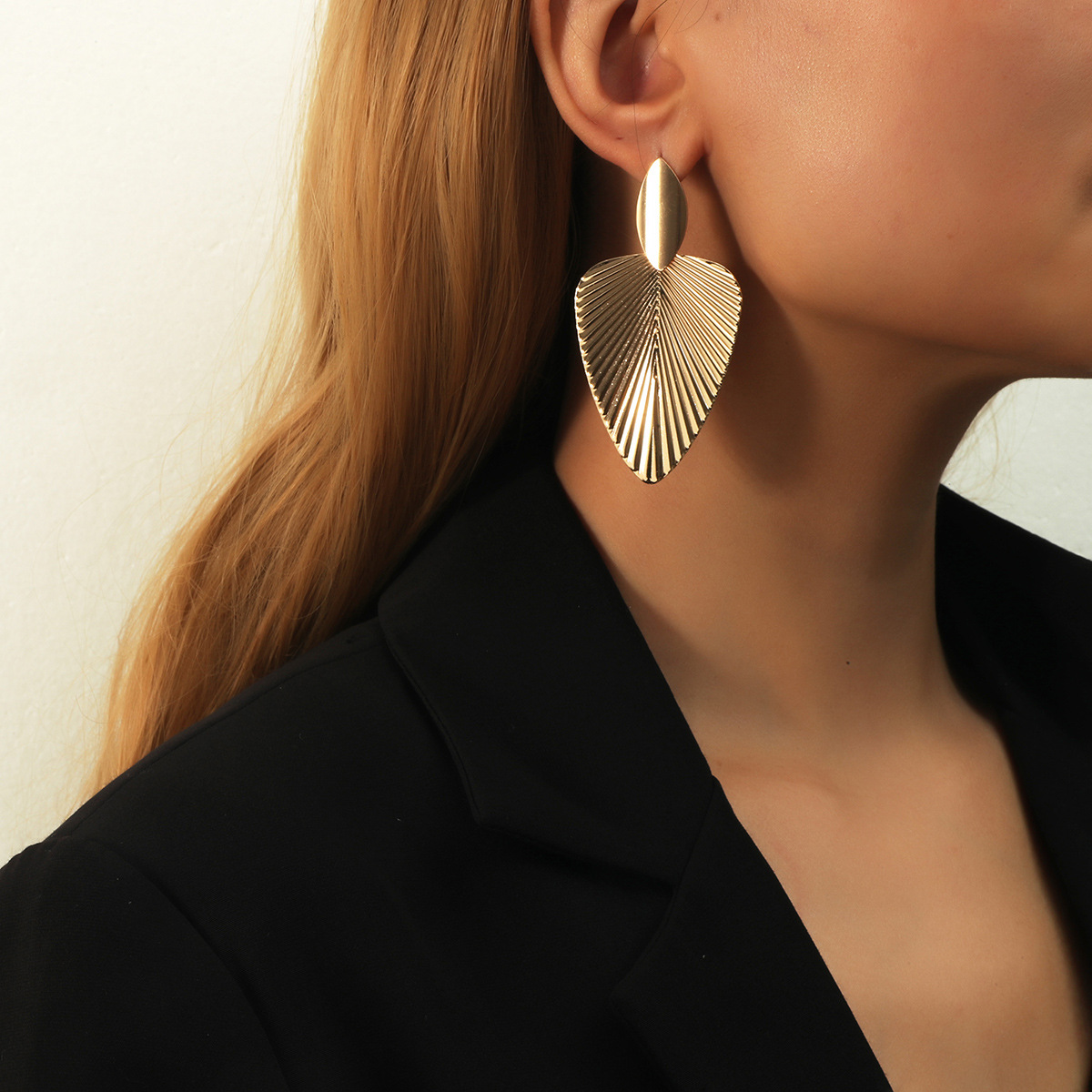 Wholesale New European and American cross-border new personalized exaerated geometric metal earrings ins style leaf earrings