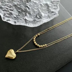 Gold / Necklace