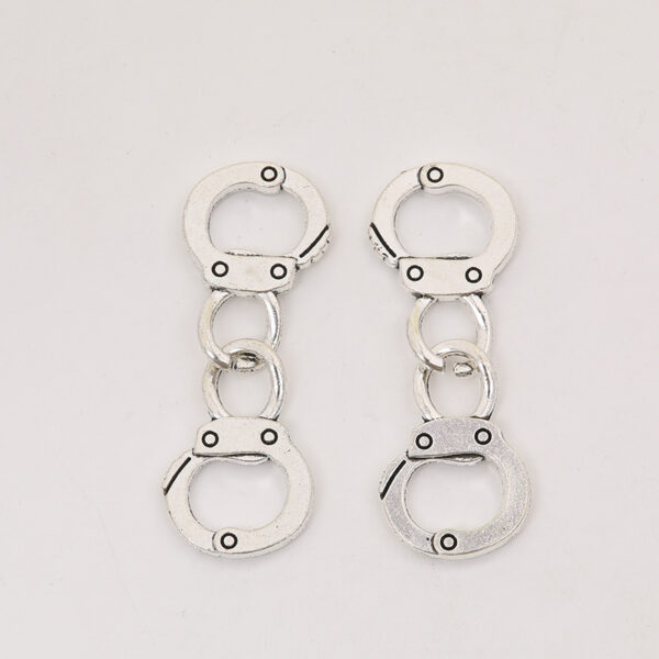 Wholesale DIY compound zinc alloy jewelry accessories pendant handcuffs pendant zakka wholesale factory direct 1726