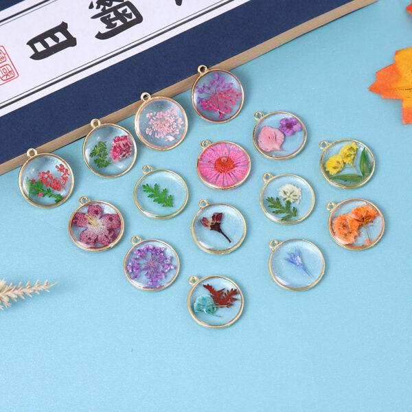 Wholesale Alloy Round Natural Glue Drop Dried Flower Pendant Accessories Handmade DIY Jewelry Earrings Necklace Bracelet Small Hanging Material