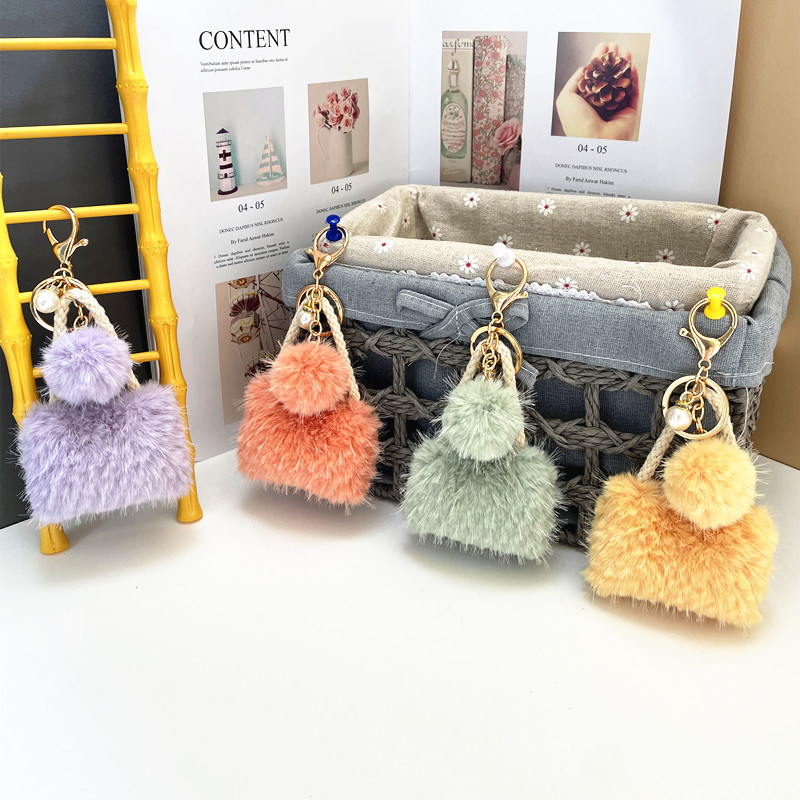 Wholesale Light Luxury Small Style Mini Bag Style Keychain Cute Plush Pearl Pendant Car Key Chain Hanging Gift