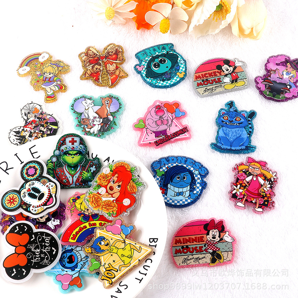Wholesale Cute cartoon character aessories, pendants, acrylic pins