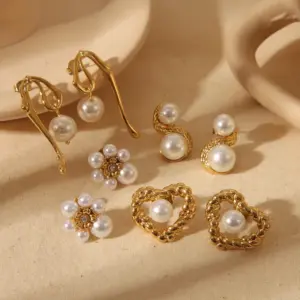 Wholesale 1 Pair Basic Sweet Geometric Heart Shape 304 Stainless Steel Imitation Pearl Zircon 18K Gold Plated Ear Studs