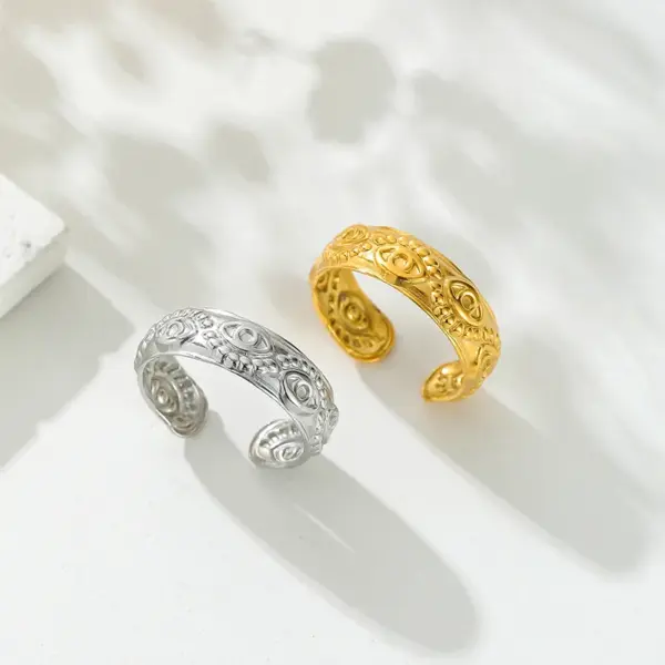 Wholesale PVD Coated Real Gold Plated Eye 304 Stainless Steel Simple Style Waterproof Non Tarnish Rings