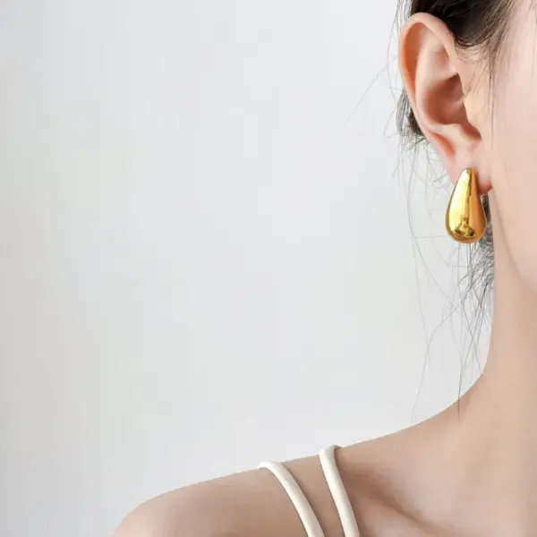 Simple Style C Shape Oval Water oplets Titanium Steel Plating Ear Studs 1 Pair