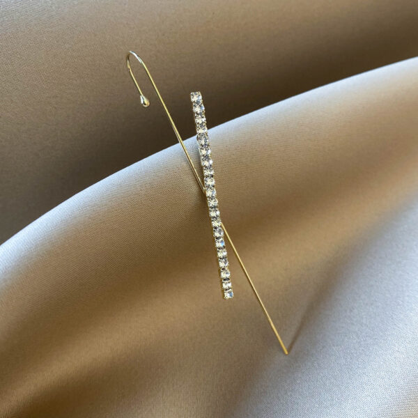 oly-6a7a3cabd9fcee6912ce198467791e9e Wholesale Korean Style Simple Cold Style Zircon Flash Diamond Earrings Ear Hanging Distinctive Puncture Ear Needle Fashion Trend Earrings