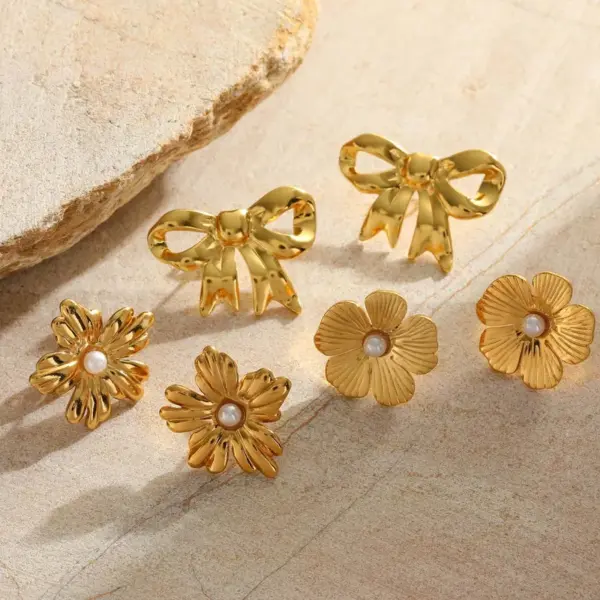 Wholesale 1 Pair Casual Basic Simple Style Flower Bow Knot Inlay 304 Stainless Steel Imitation Pearl 18K Gold Plated Ear Studs