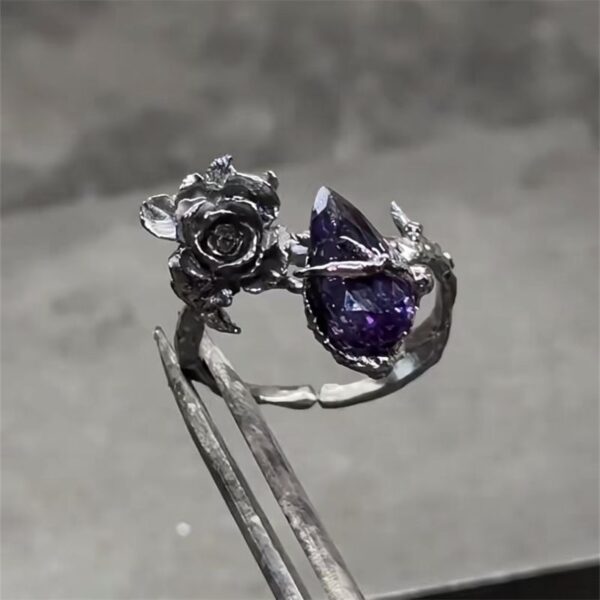 oly-6a8fb7602f0f82e362ec305b99f8e3cc Wholesale "The world is dirty, sin and love sing the same song" INTJ black rose impression ring art hand-made food ring