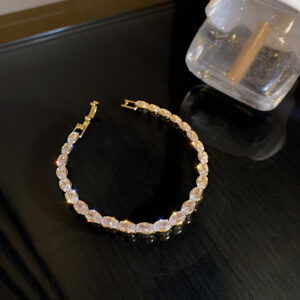 26. Zircon buckle bracelet
