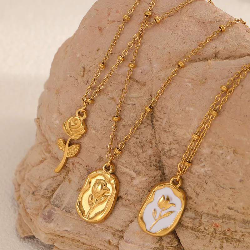 Wholesale Stainless Steel Rose Flower Necklace Titanium Women's Pendant 18K Gold Plated Color Retention High-End Feeling Jewelry