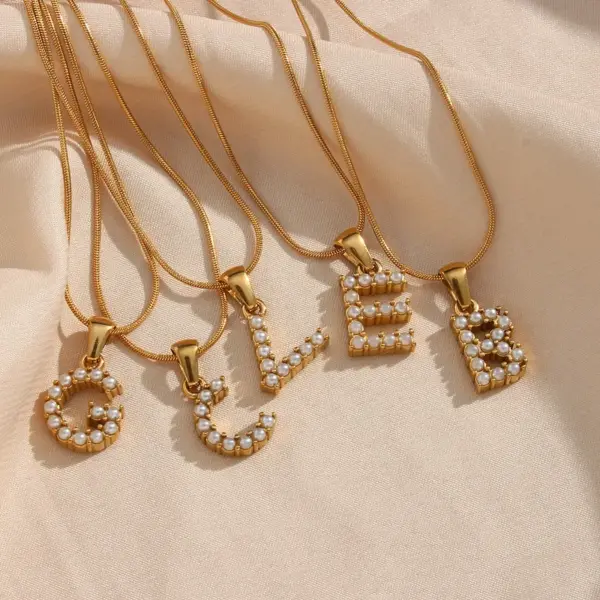 PVD Coated Real Gold Plated 18K Gold Letter 304 Stainless Steel Simple Style Waterproof Non Tarnish 304 Stainless Steel Necklace