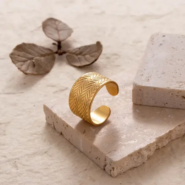 Wholesale PVD Coated Solid Color 304 Stainless Steel Retro Waterproof Non Tarnish Wide Band Ring Open Ring