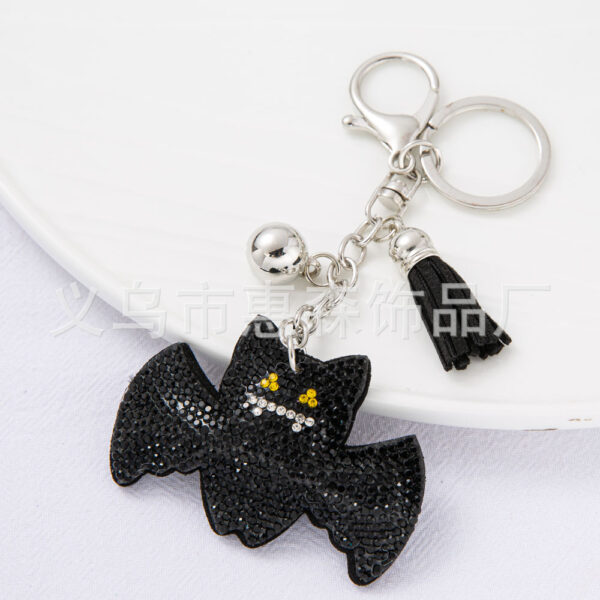 oly-6bcb4f065f4cad636f2c735268ff34a5 Wholesale Diamond studded bat keychain