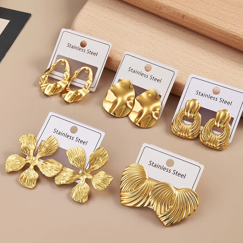 Wholesale Irregular Heart Shaped Flower Stainless Steel 304 Vacuum Plated Earrings Fashionable Casual Modern Style For Women Daily Wear