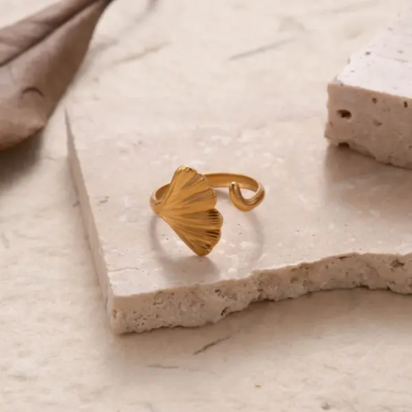 Wholesale PVD Coated Leaf Heart Shape Snake 304 Stainless Steel Casual Simple Style Waterproof Non Tarnish Open Ring