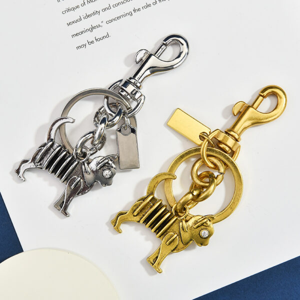 Wholesale Cross-border Explosions Small Animal Keychain Creative Bone Dragon Bag Pendant High-value Fashion All-match Trendy Jewelry