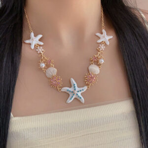 White exaggerated starfish necklace nc25y0227