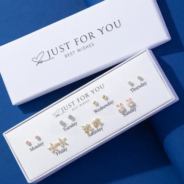 Wholesale 1 Set Casual Elegant Animal Floral Daisy Copper Artificial Pearls Artificial Diamond Rack Plated Plated 14K Gold Plated 16K Gold Plated Women's Gold Silver Ear Studs