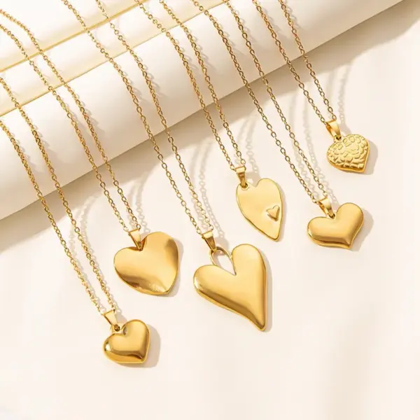Wholesale PVD Coated Real Gold Plated 18K Gold Heart Shape 304 Stainless Steel Elegant Cute Waterproof Non Tarnish Pendant Necklace