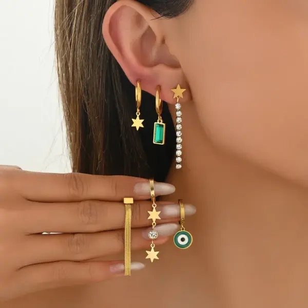 Wholesale 304 Stainless Steel Pentagram Red Heart PVD Coated Artificial Crystal Real Gold Plated Gold Plated Casual Modern Style Simple Style Waterproof Non Tarnish Earrings