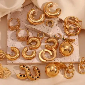304 Stainless Steel C Shape PVD Coated Zircon 18K Gold Simple Style Waterproof Non Tarnish Green Gold Sier Ear Studs