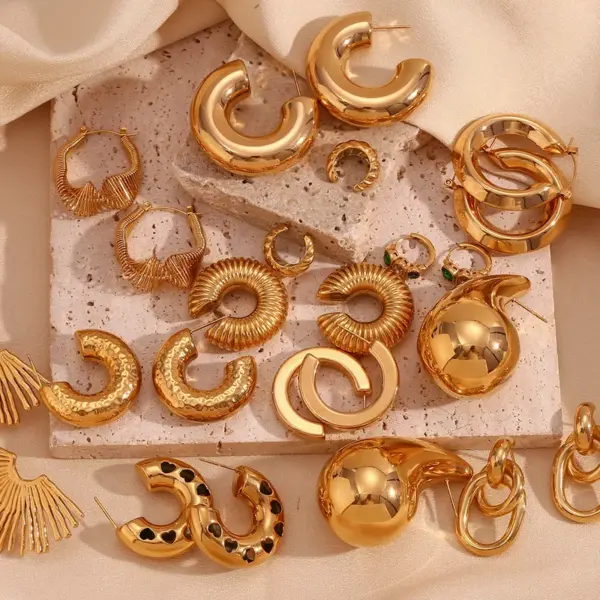 304 Stainless Steel C Shape PVD Coated Zircon 18K Gold Simple Style Waterproof Non Tarnish Green Gold Sier Ear Studs
