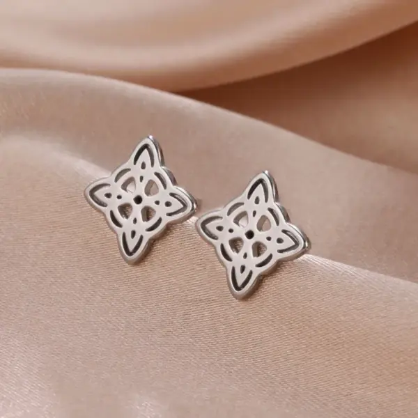 Wholesale 1 Pair Simple Style Classic Style Witches Knot Solid Color Plating 304 Stainless Steel Ear Studs