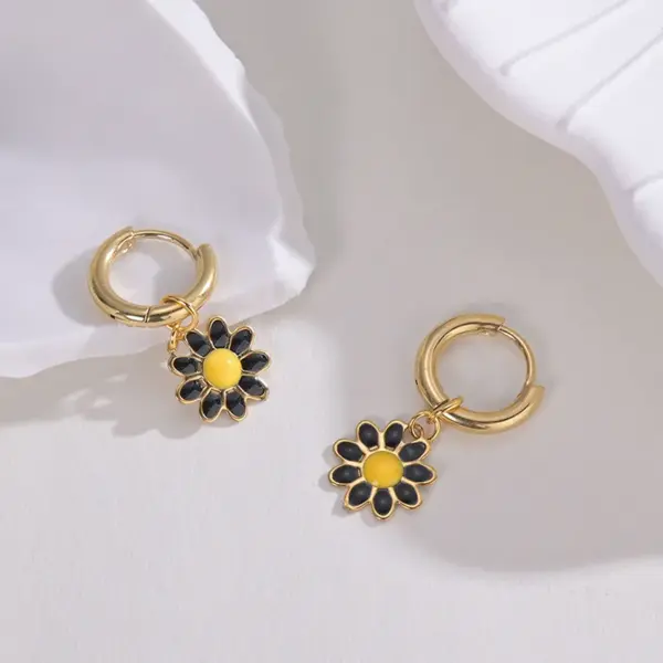Wholesale 304 Stainless Steel Daisy PVD Coated Resin Dripping Oil 14K Real Gold Plated 14K Gold Retro Waterproof Non Tarnish Plating Lilac White Green Earrings