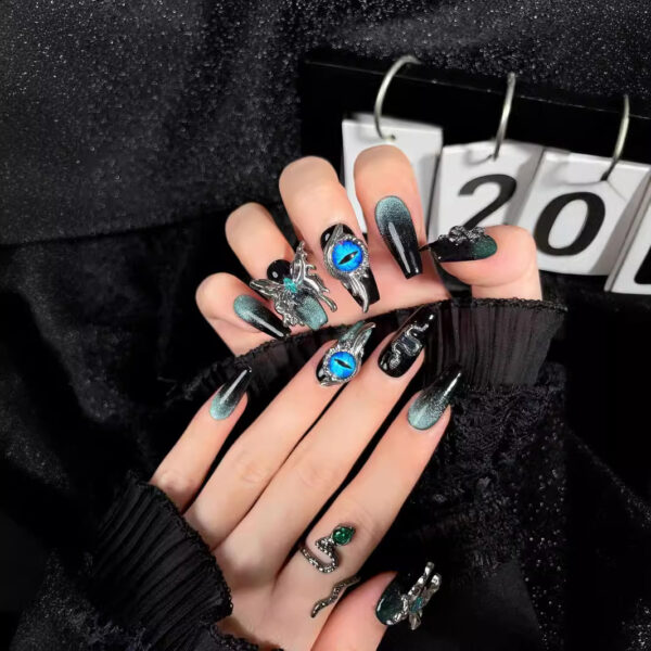 Wholesale Europe and the United States heavy industry pure hand-worn armor boutique nail patch finished wholesale metal butterfly false nails removable